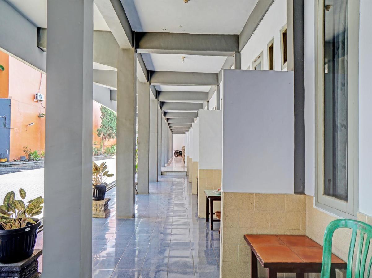 Oyo 92869 Hotel Nusantara Banyuwangi  Exteriör bild