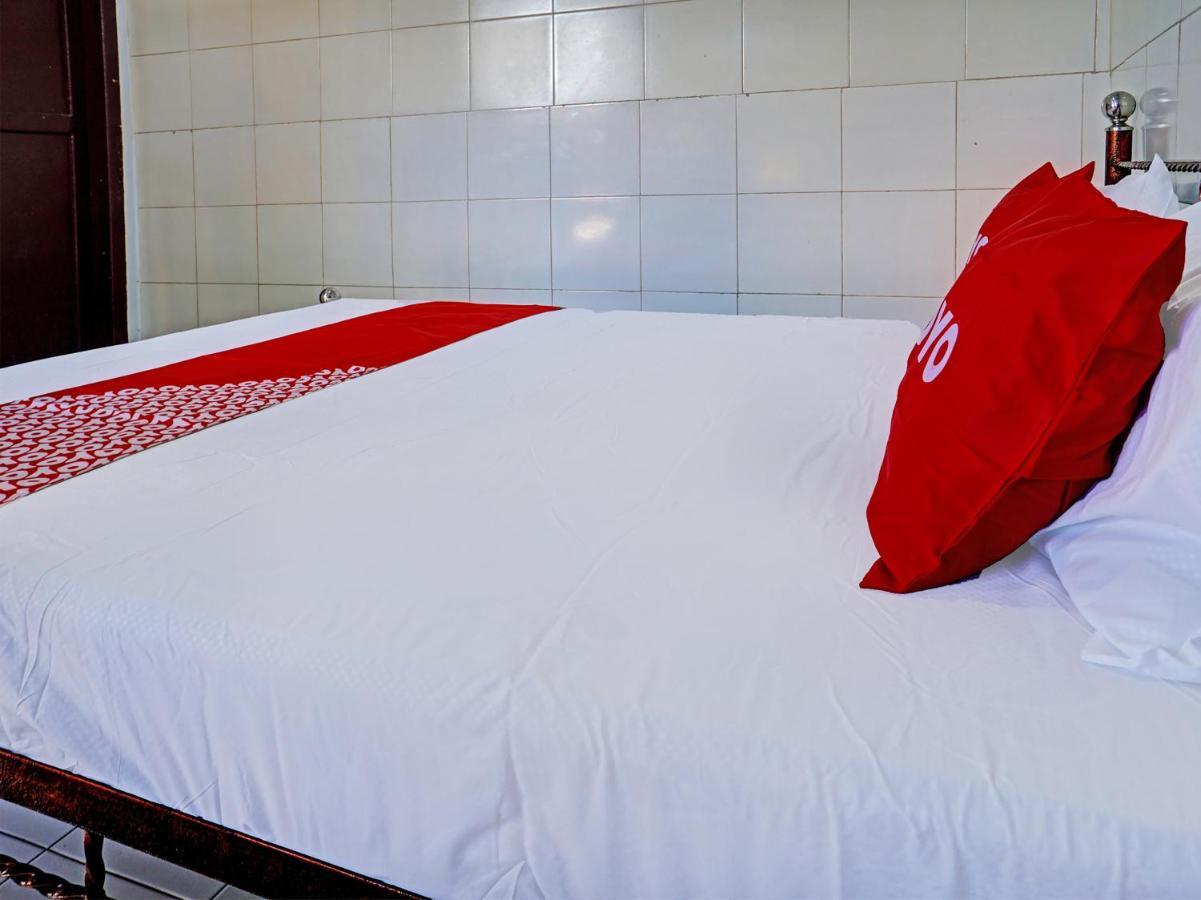 Oyo 92869 Hotel Nusantara Banyuwangi  Exteriör bild